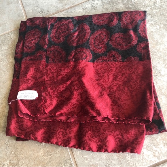 Saks Fitth Avenue 100% silk scarf red - Picture 7 of 7